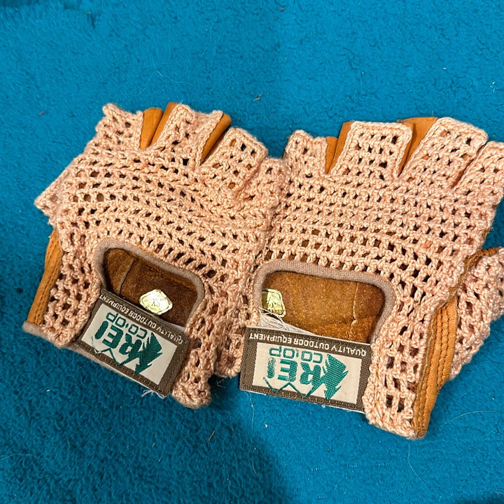 Vintage REI gloves